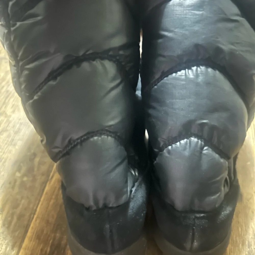 The‎ North Face Women's Size 9 Black Kadin Shiny Insulated Thermoball Boots